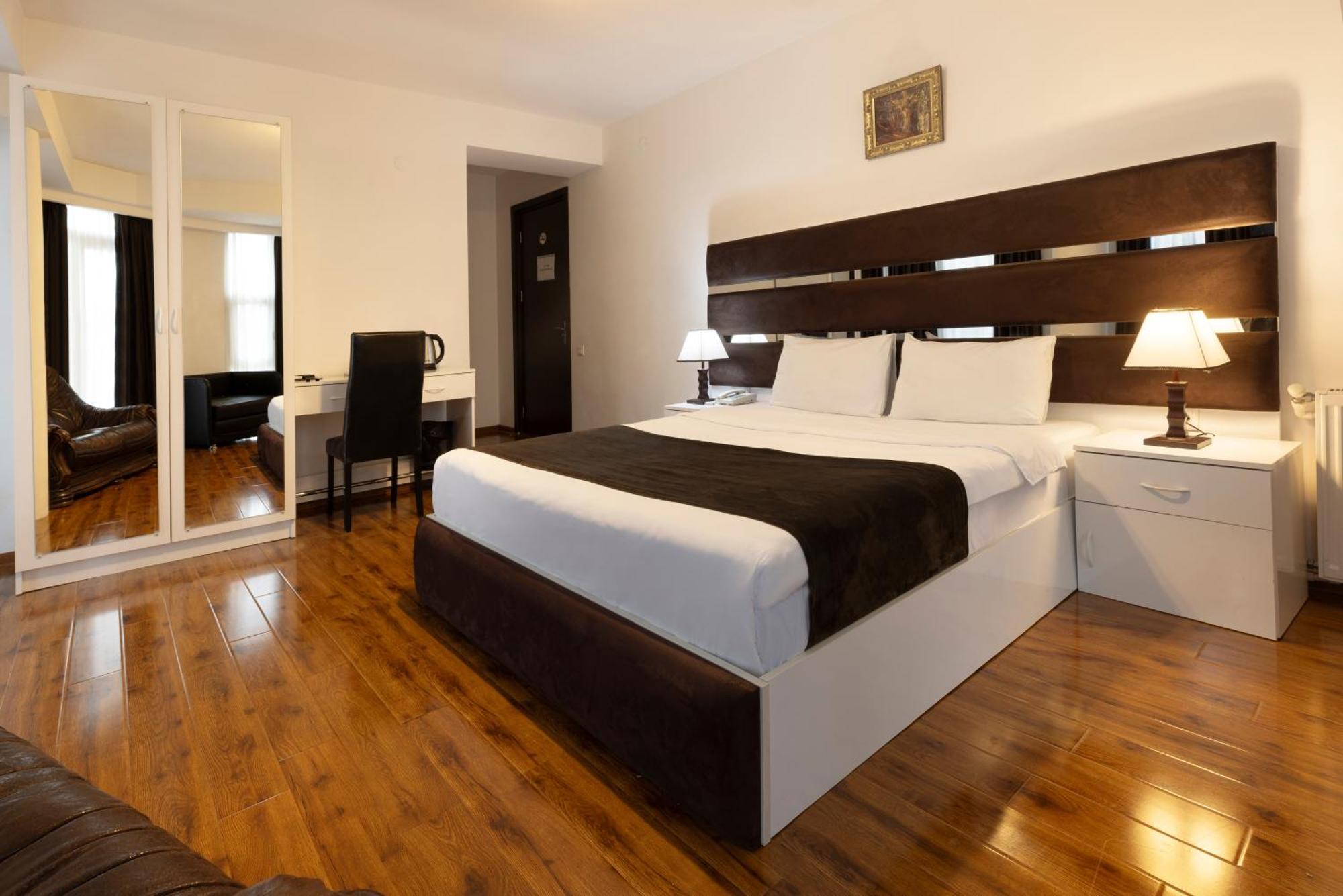 Hotel Grand Palace Tbilisi Pokoj fotografie