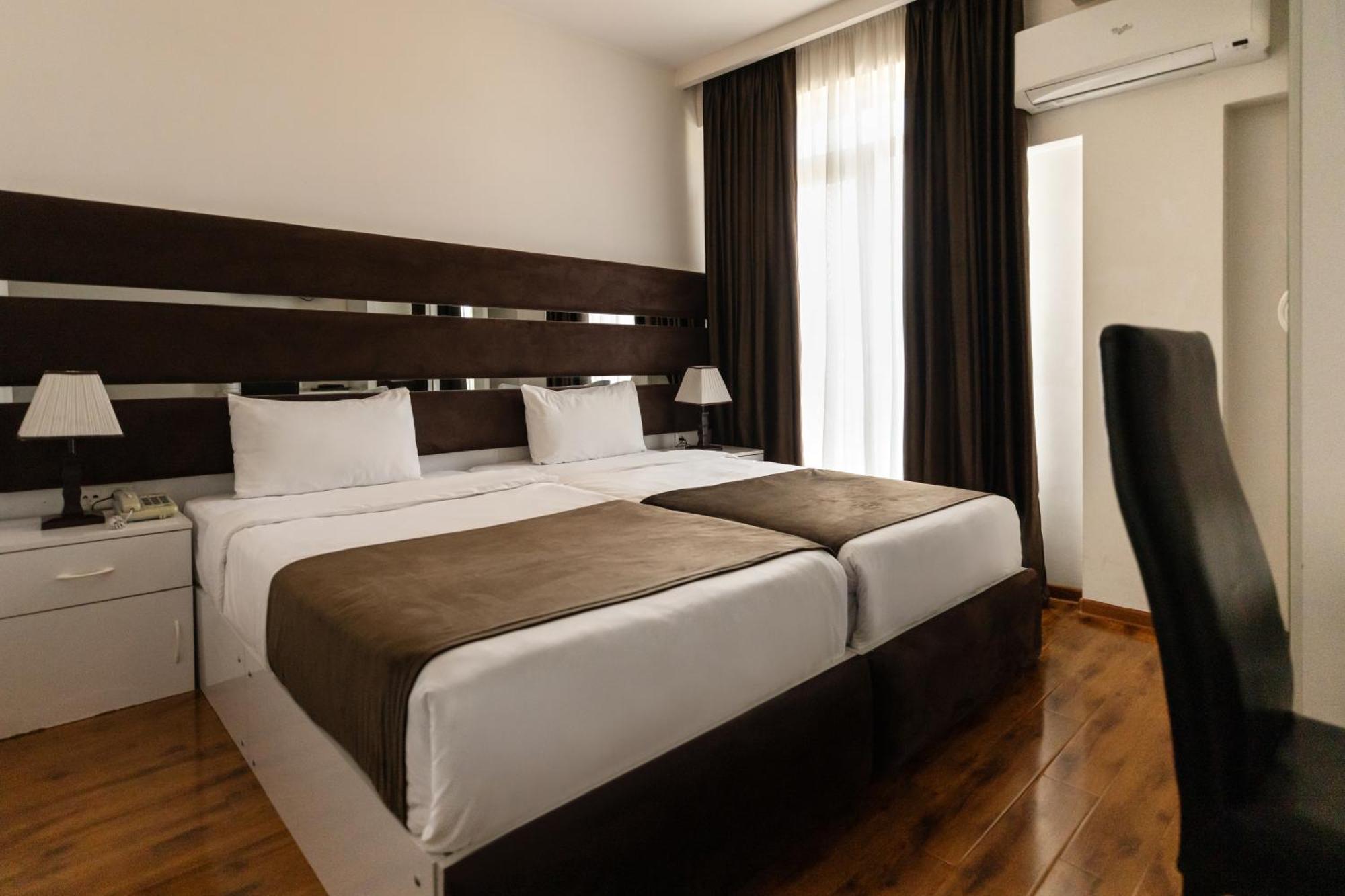 Hotel Grand Palace Tbilisi Pokoj fotografie