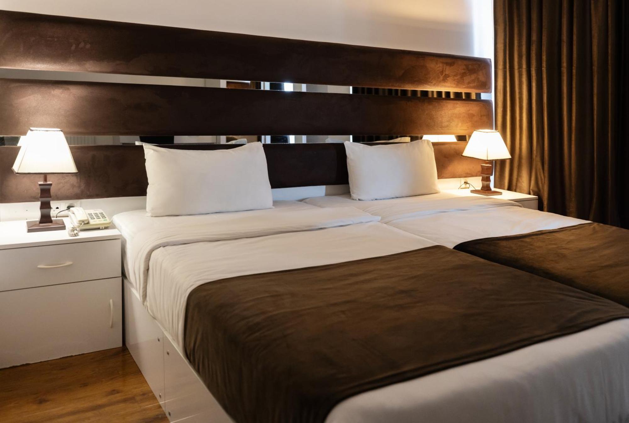 Hotel Grand Palace Tbilisi Pokoj fotografie